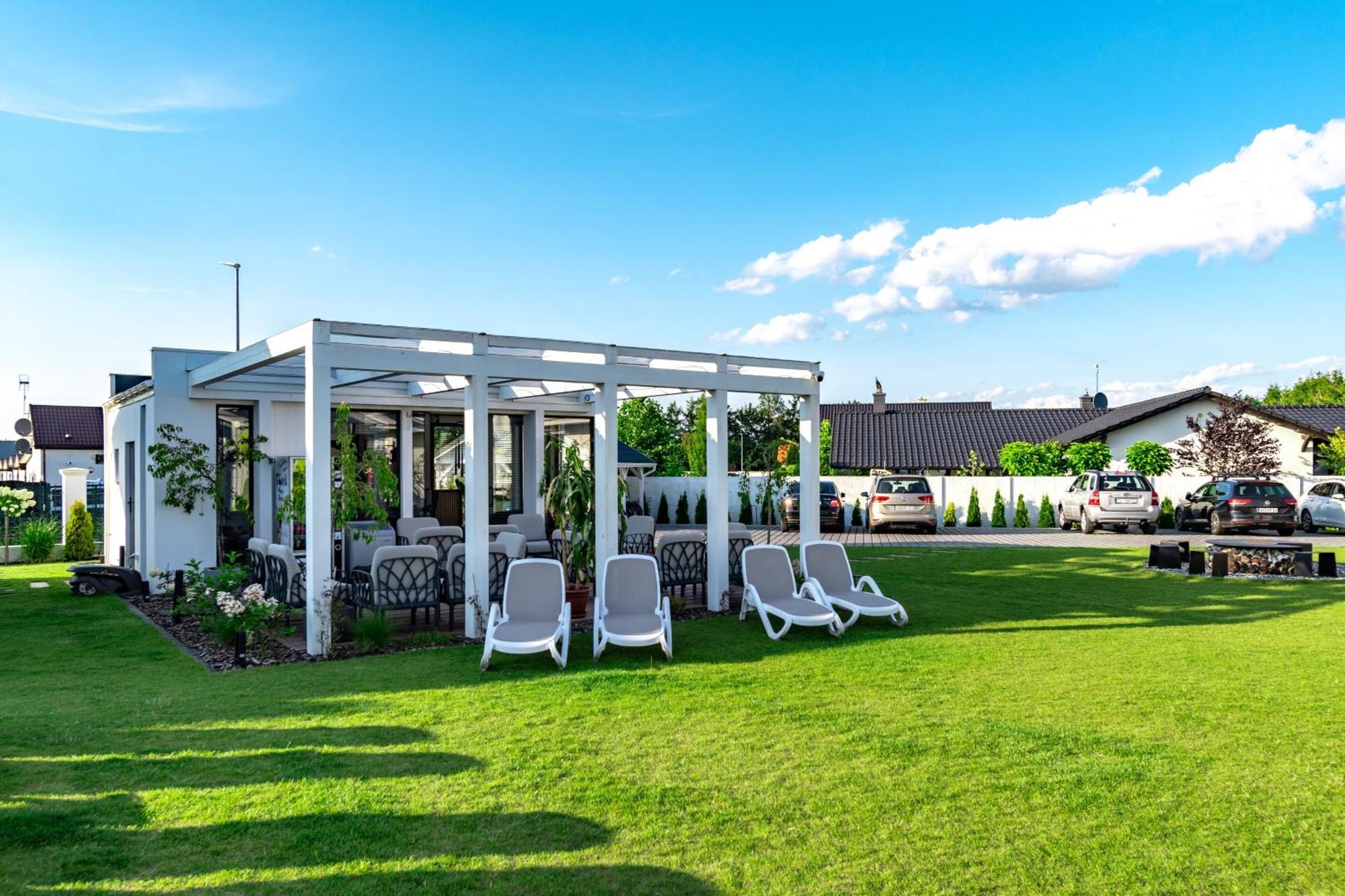 Family Resort Ustka - Domki Dwupoziomowe Z Basenem Екстер'єр фото