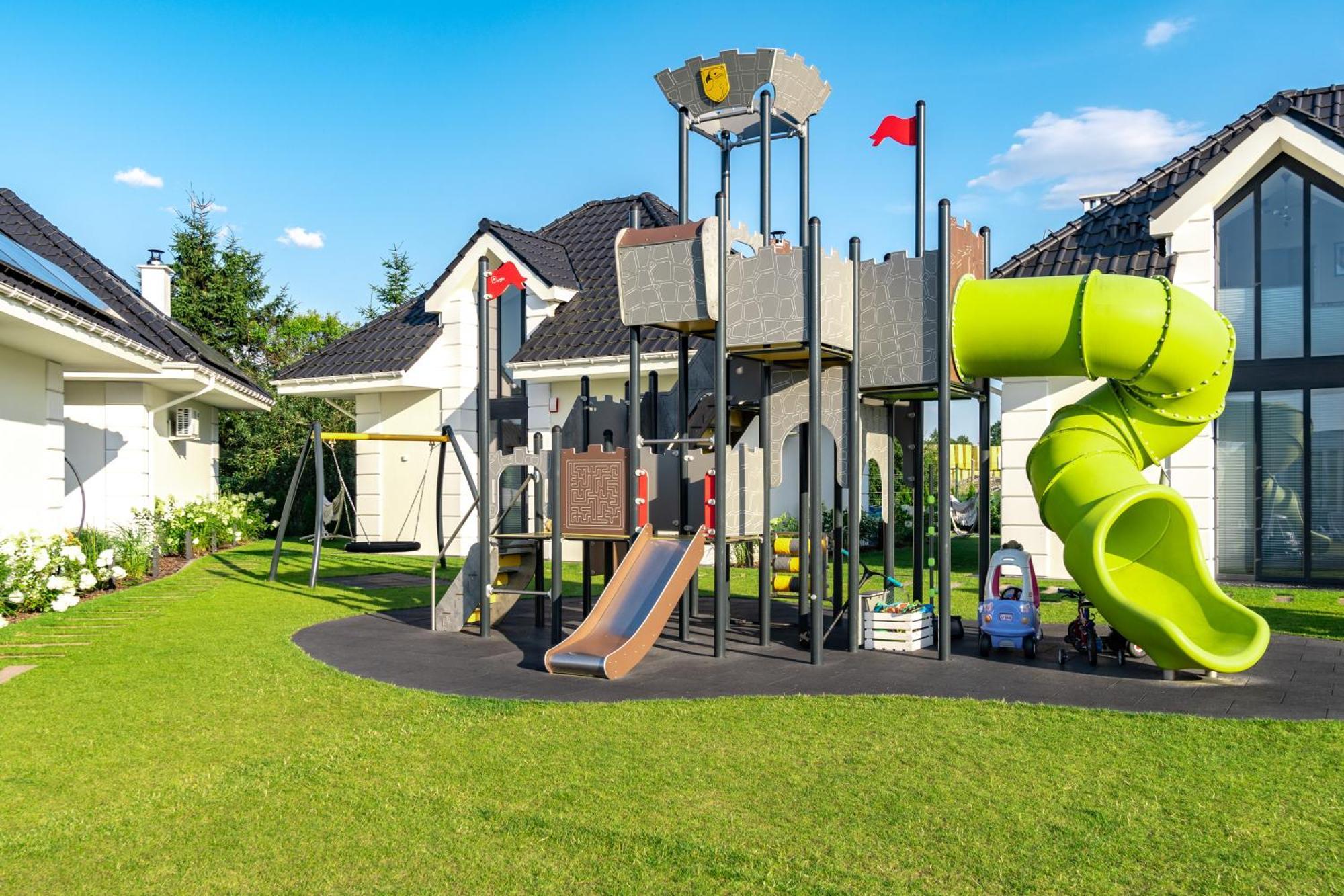 Family Resort Ustka - Domki Dwupoziomowe Z Basenem Екстер'єр фото